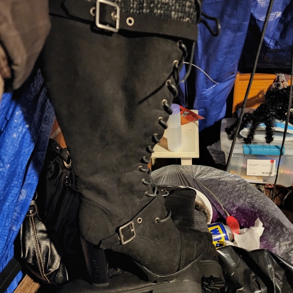 Boots - Picture 3 of 3